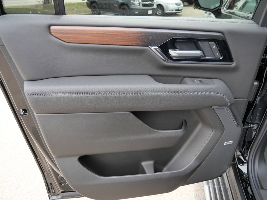 New 2026 GMC Yukon XL Denali w/ Sun & Power Step Package AWD/4WD image 35