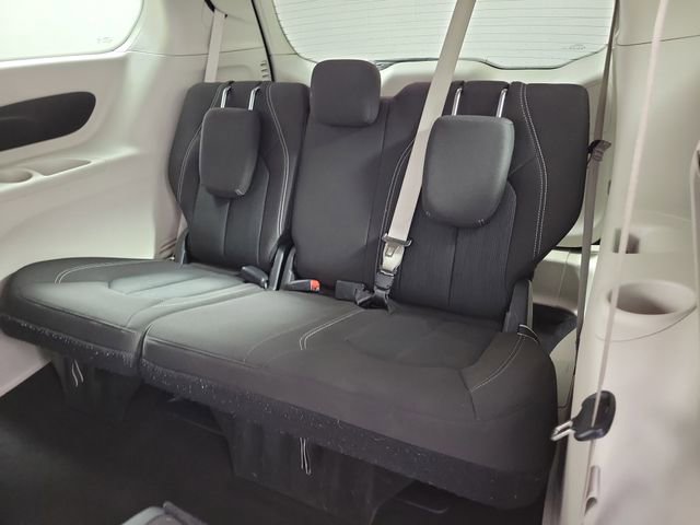 Used 2023 Chrysler Voyager LX FWD image 14