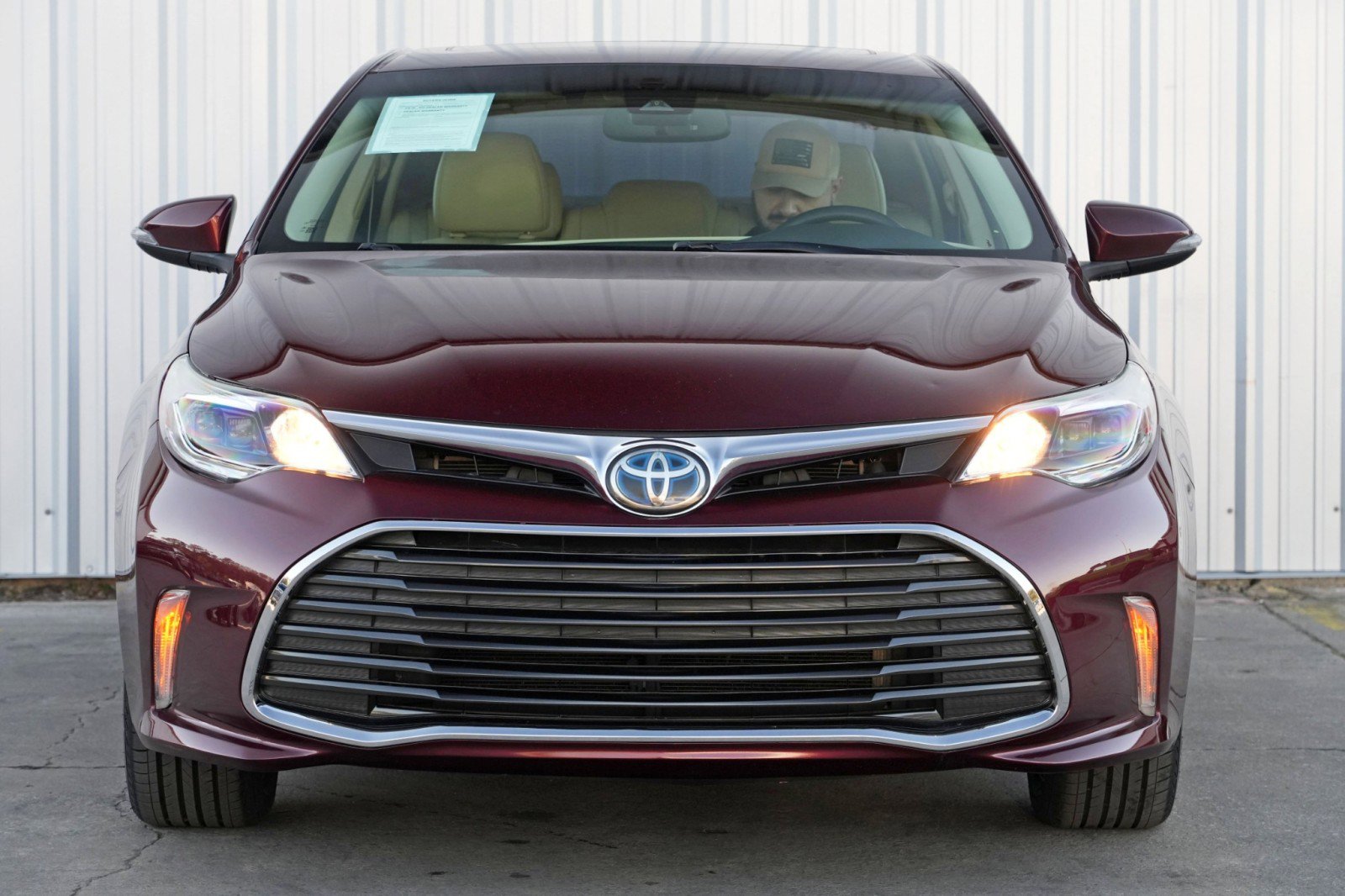 Used 2018 Toyota Avalon XLE Premium image 6