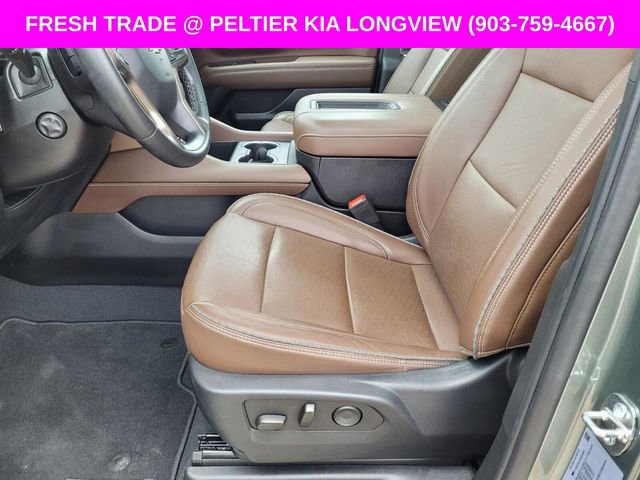 Used 2023 Chevrolet Suburban High Country image 15
