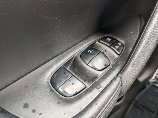 Used 2019 Nissan Rogue S AWD/4WD image 20