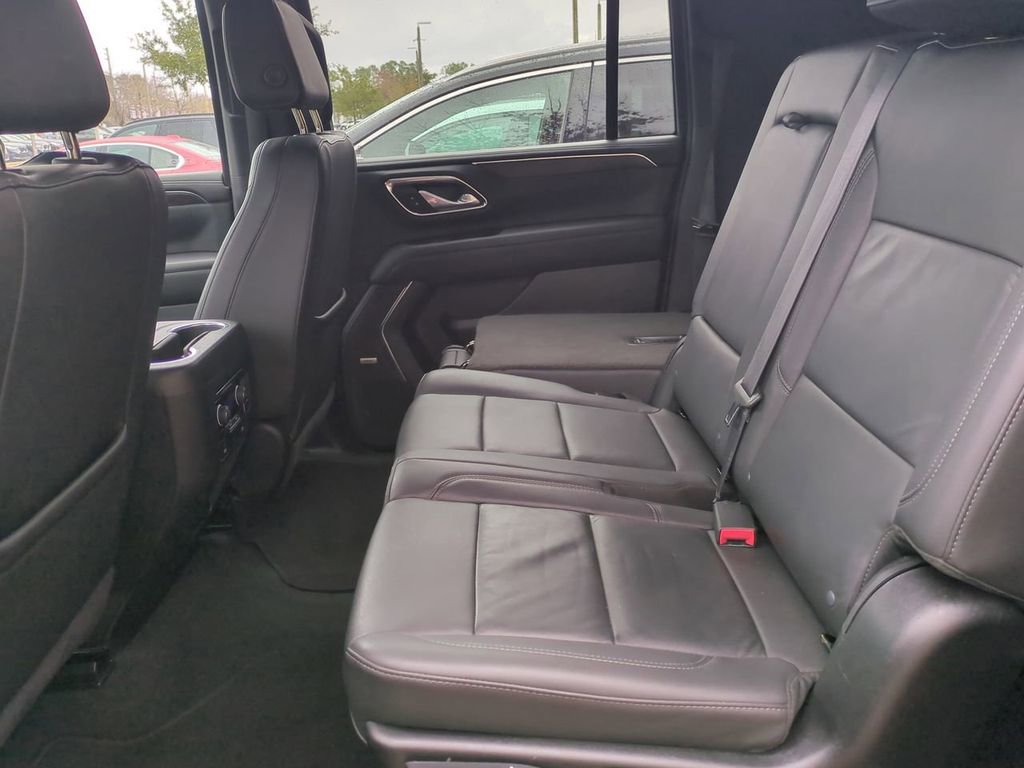 Used 2024 Chevrolet Suburban LT image 13