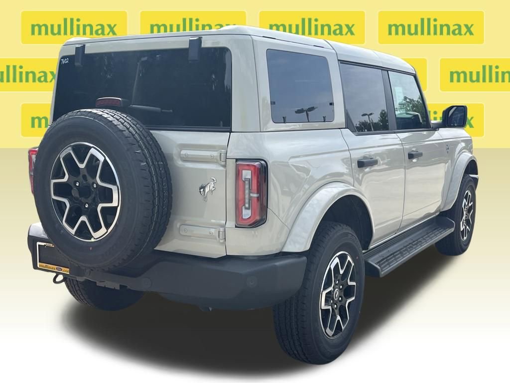 New 2026 Ford Bronco Outer Banks AWD/4WD image 3