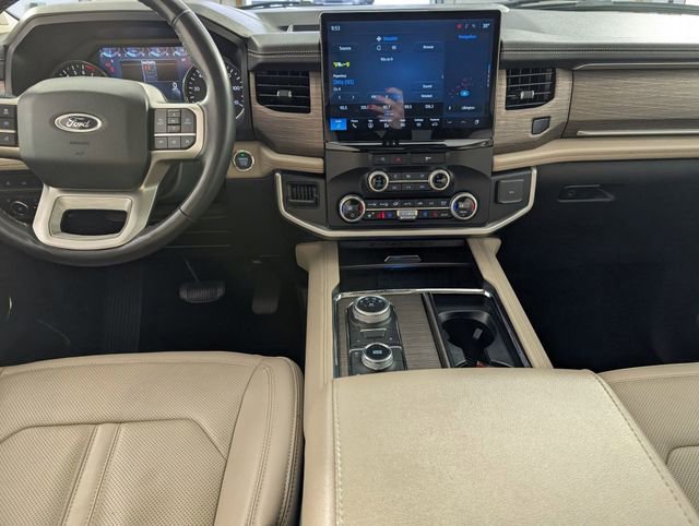 Used 2024 Ford Expedition Limited image 27