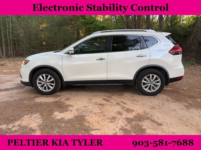 Used 2017 Nissan Rogue SV w/ SV Premium Package image 9