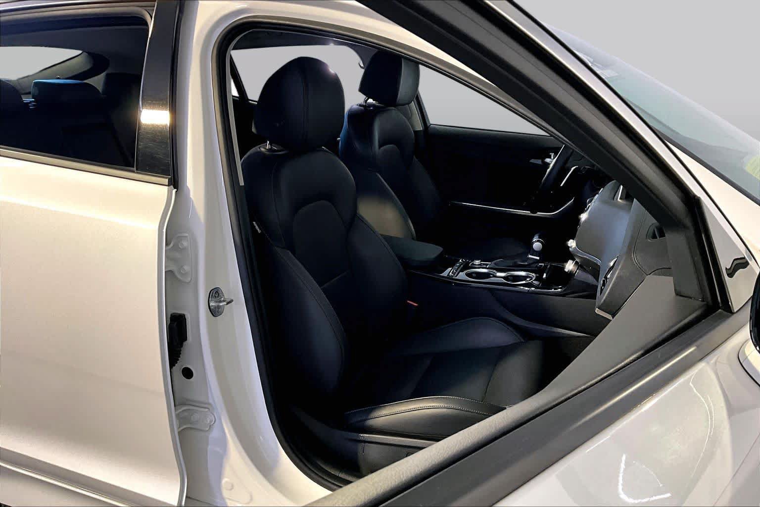 Used 2019 Kia Stinger RWD image 8