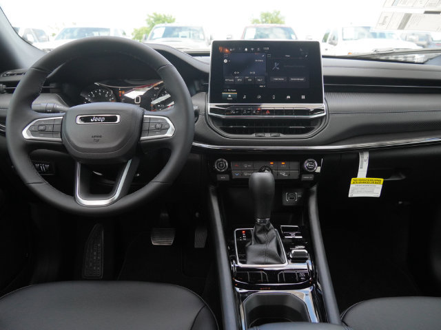 New 2026 Jeep Compass Latitude AWD/4WD image 5