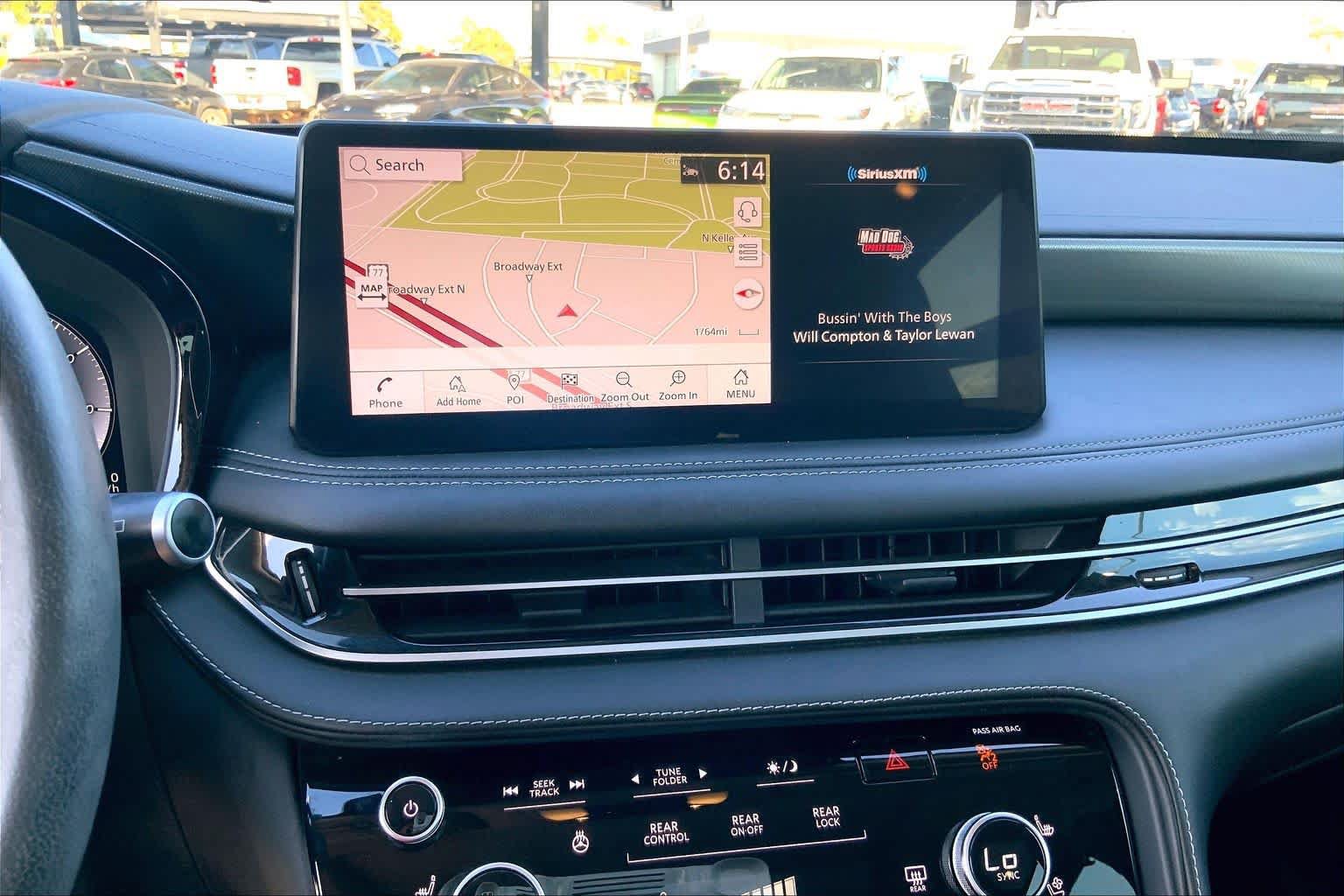 Used 2023 INFINITI QX60 Luxe w/ Performance Audio Package FWD image 30