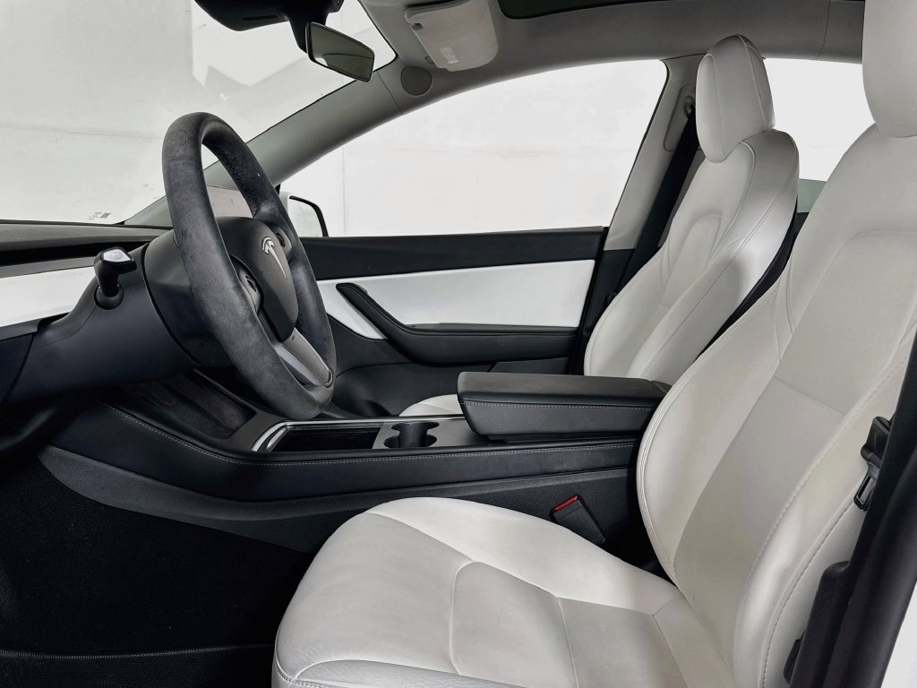 Used 2022 Tesla Model Y Performance AWD/4WD image 10
