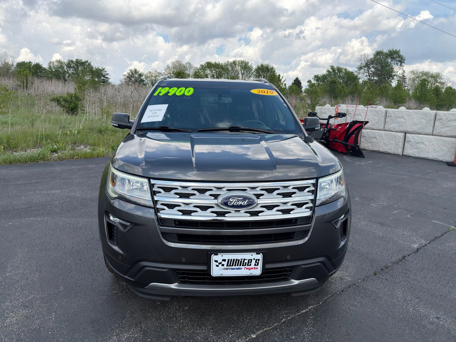 Used 2019 Ford Explorer XLT w/ Equipment Group 202A AWD/4WD image 8