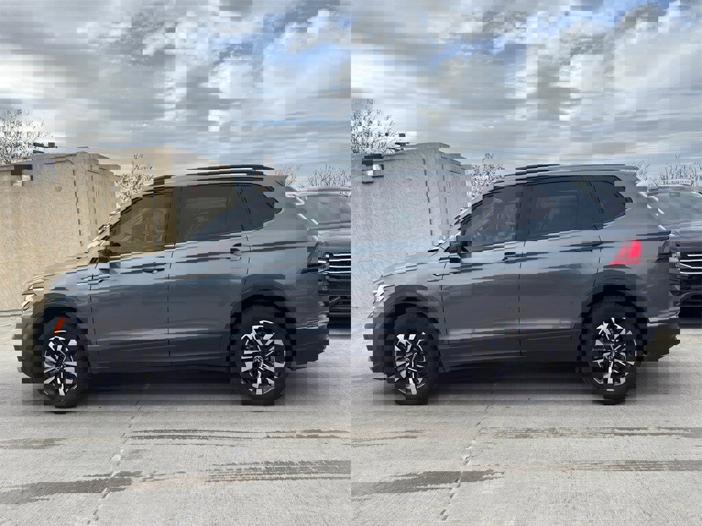 Used 2024 Volkswagen Tiguan S w/ MDO Package, Three-Row image 6