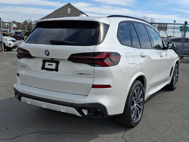 New 2026 BMW X5 xDrive50e image 4