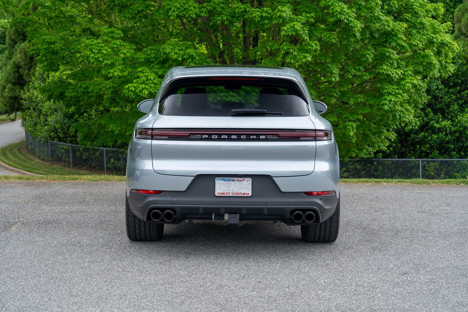 Certified 2024 Porsche Cayenne AWD/4WD image 6