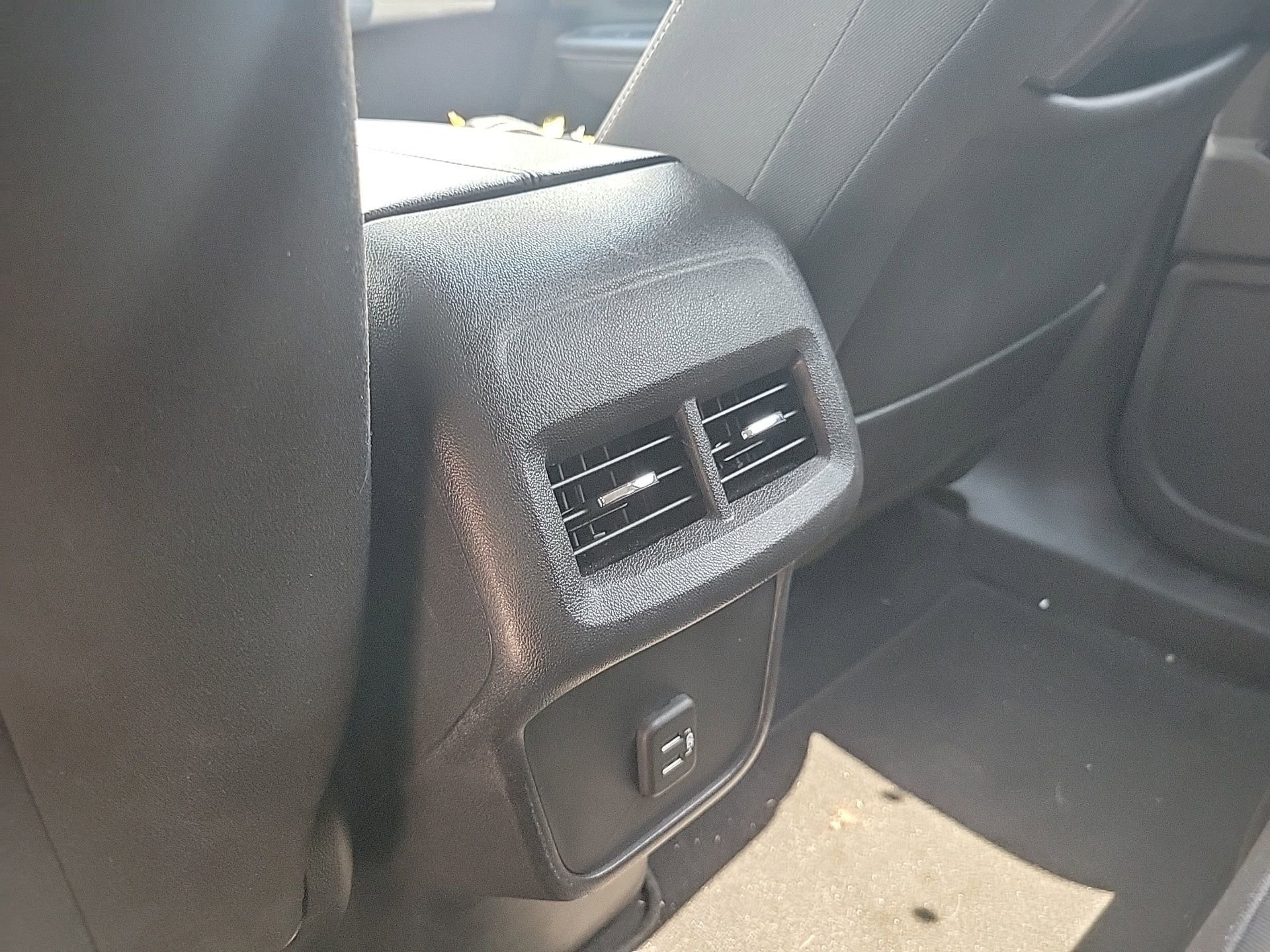 Used 2022 GMC Terrain SLE image 19