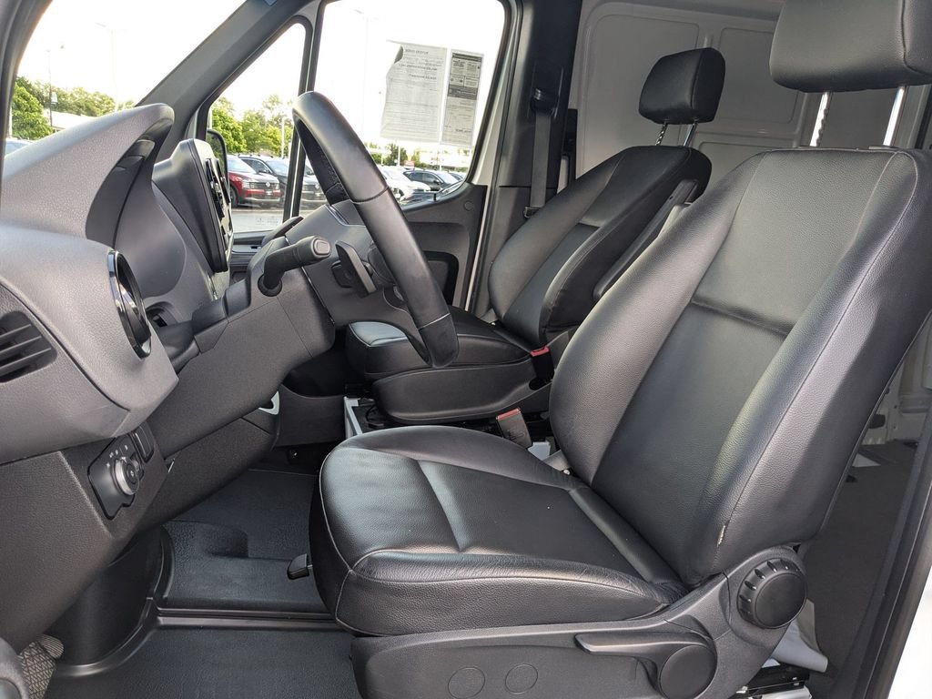 Used 2021 Mercedes-Benz Sprinter 2500 image 11