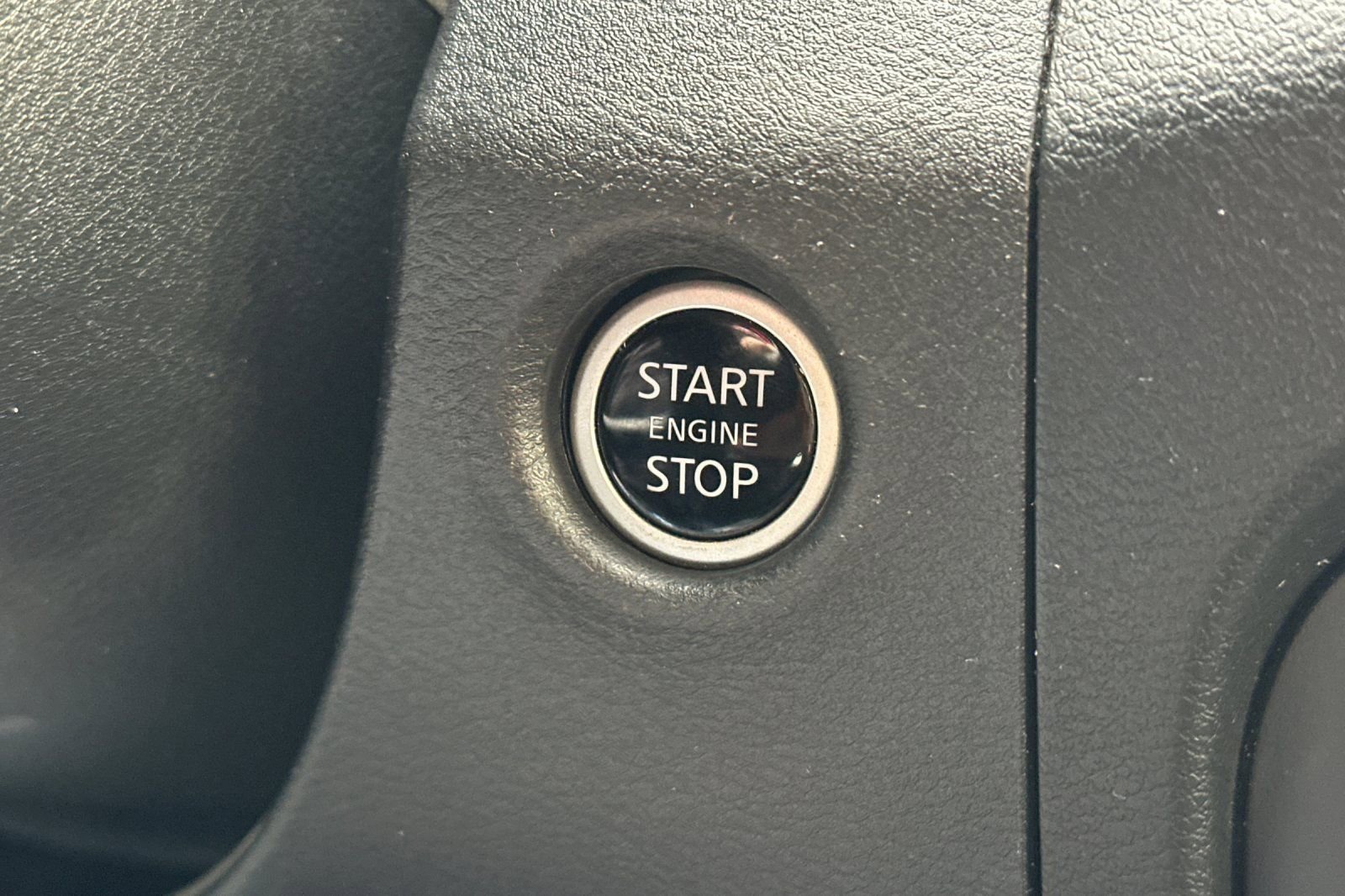 Used 2023 Nissan Frontier SV w/ Tow Package image 28