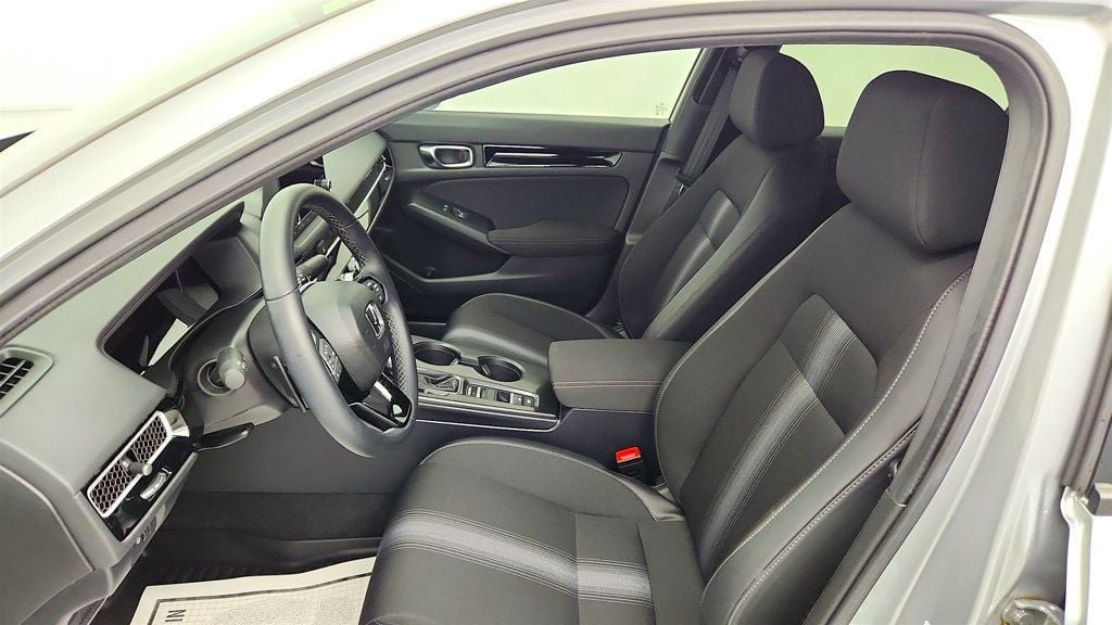 Used 2025 Honda Civic Sport Touring image 13