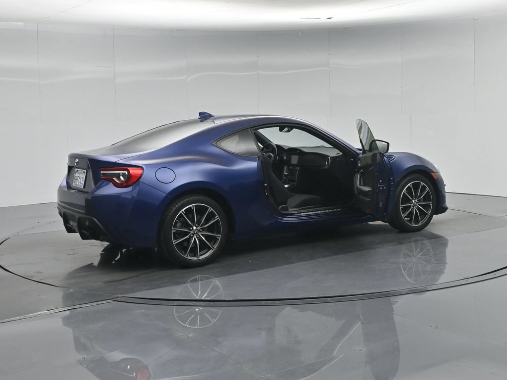 Used 2020 Toyota 86 RWD image 6