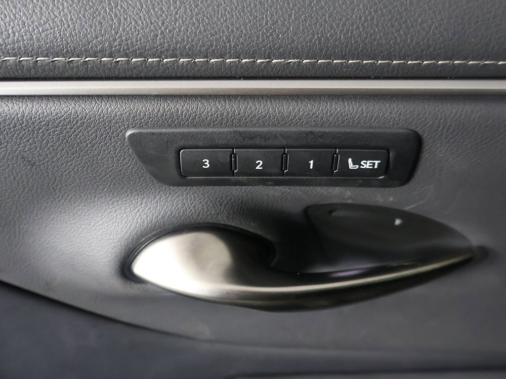 Used 2023 Lexus ES 350 Luxury w/ Accessory Package (Z2) image 37