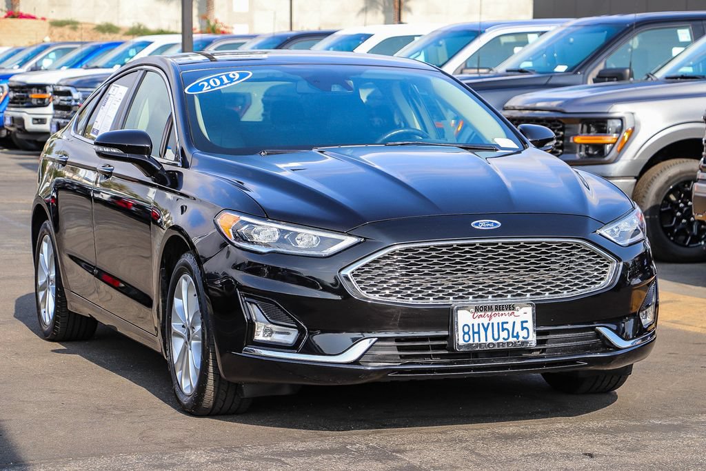 Used 2019 Ford Fusion Energi Titanium FWD image 3