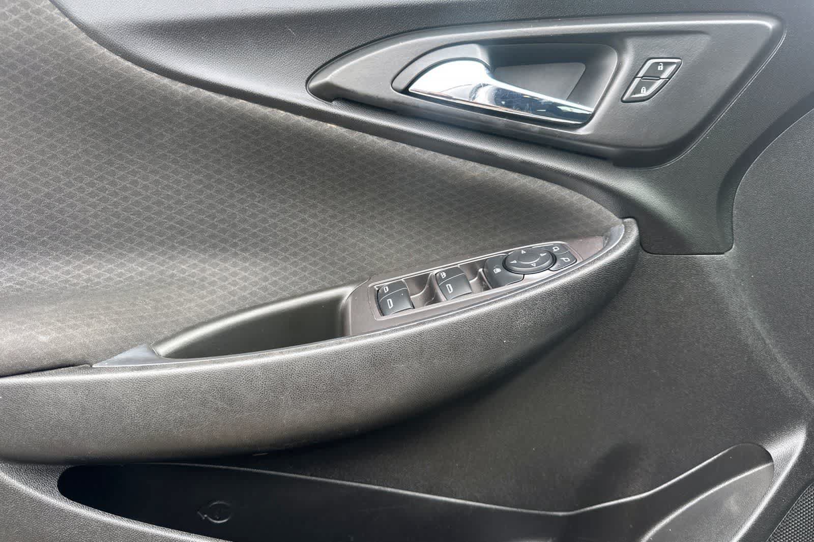 Used 2020 Chevrolet Malibu LT FWD image 12