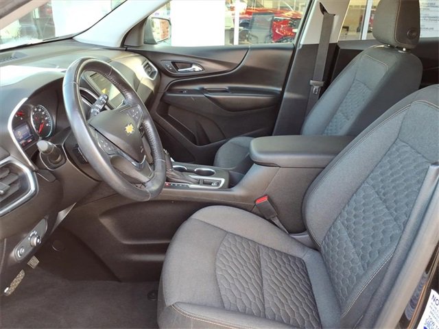 Used 2019 Chevrolet Equinox LT image 2