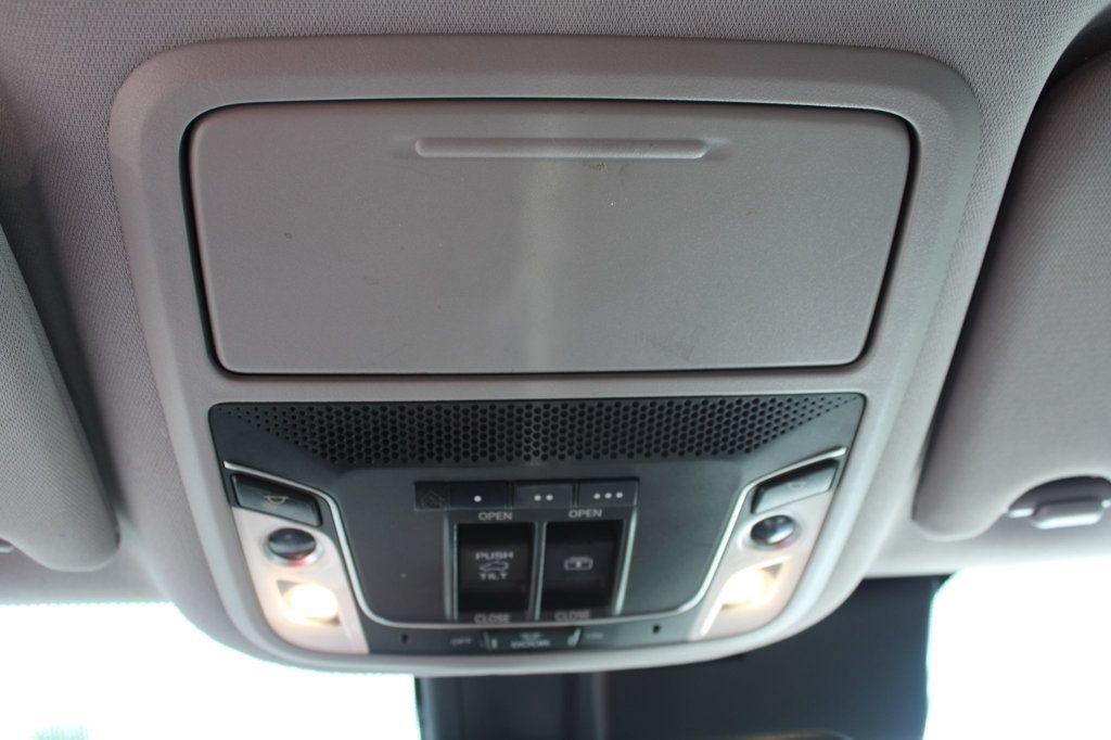 Used 2016 Honda Pilot Elite image 30