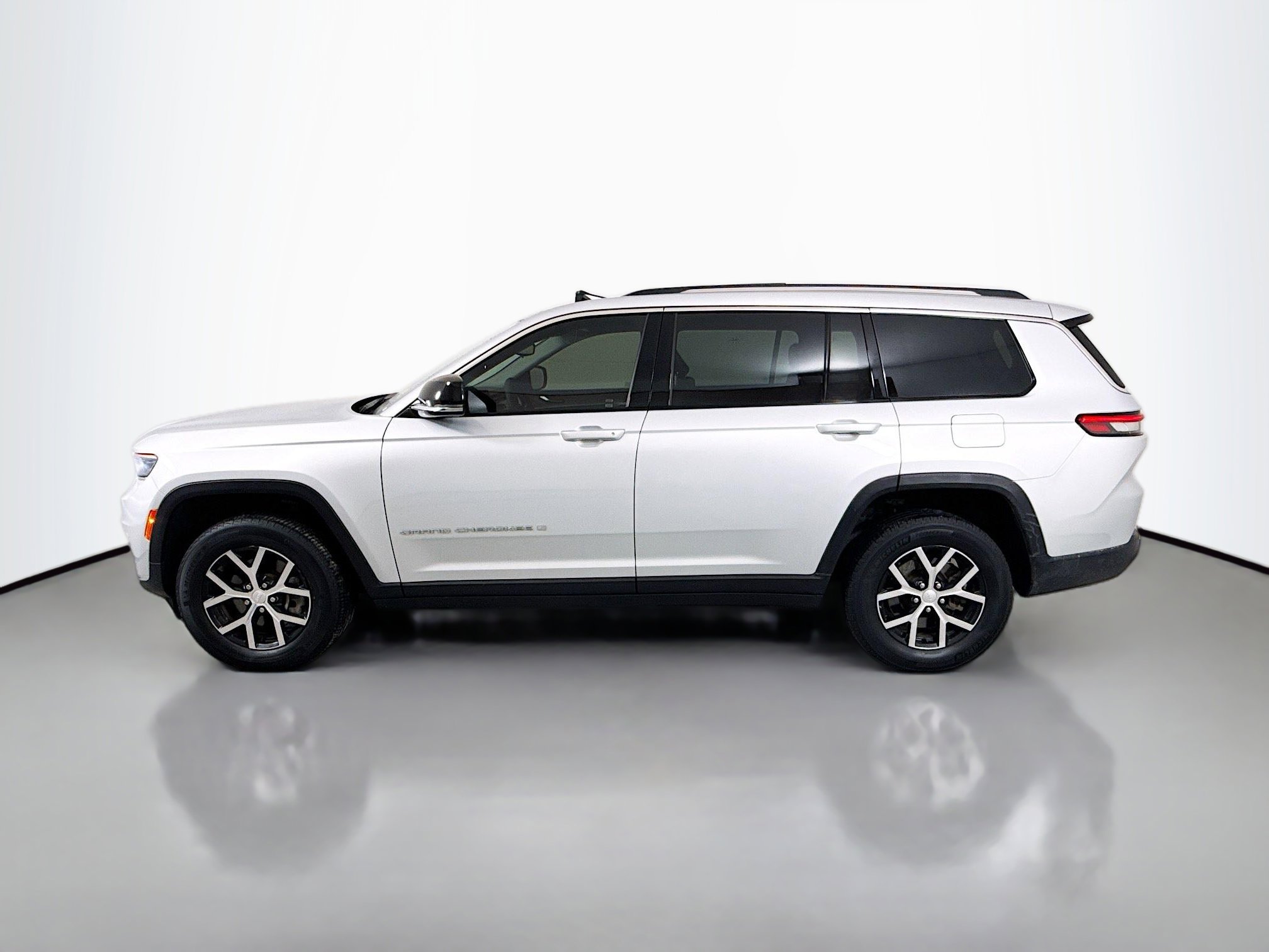 Used 2023 Jeep Grand Cherokee L Limited image 4