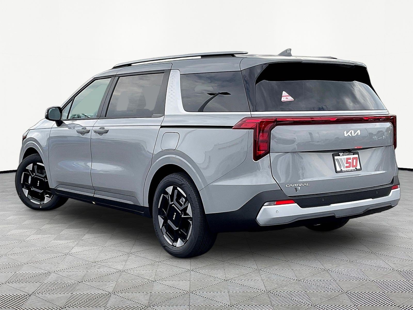New 2027 Kia Carnival EX FWD image 4