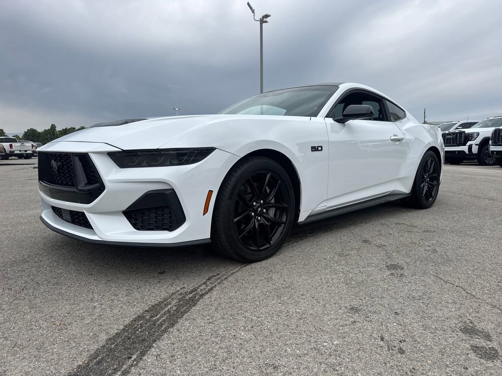 Used 2025 Ford Mustang GT RWD image 2
