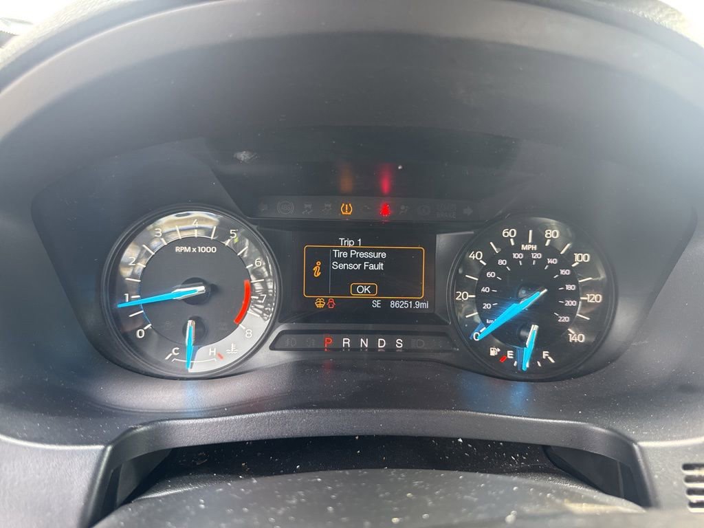 Used 2017 Ford Explorer XLT image 9