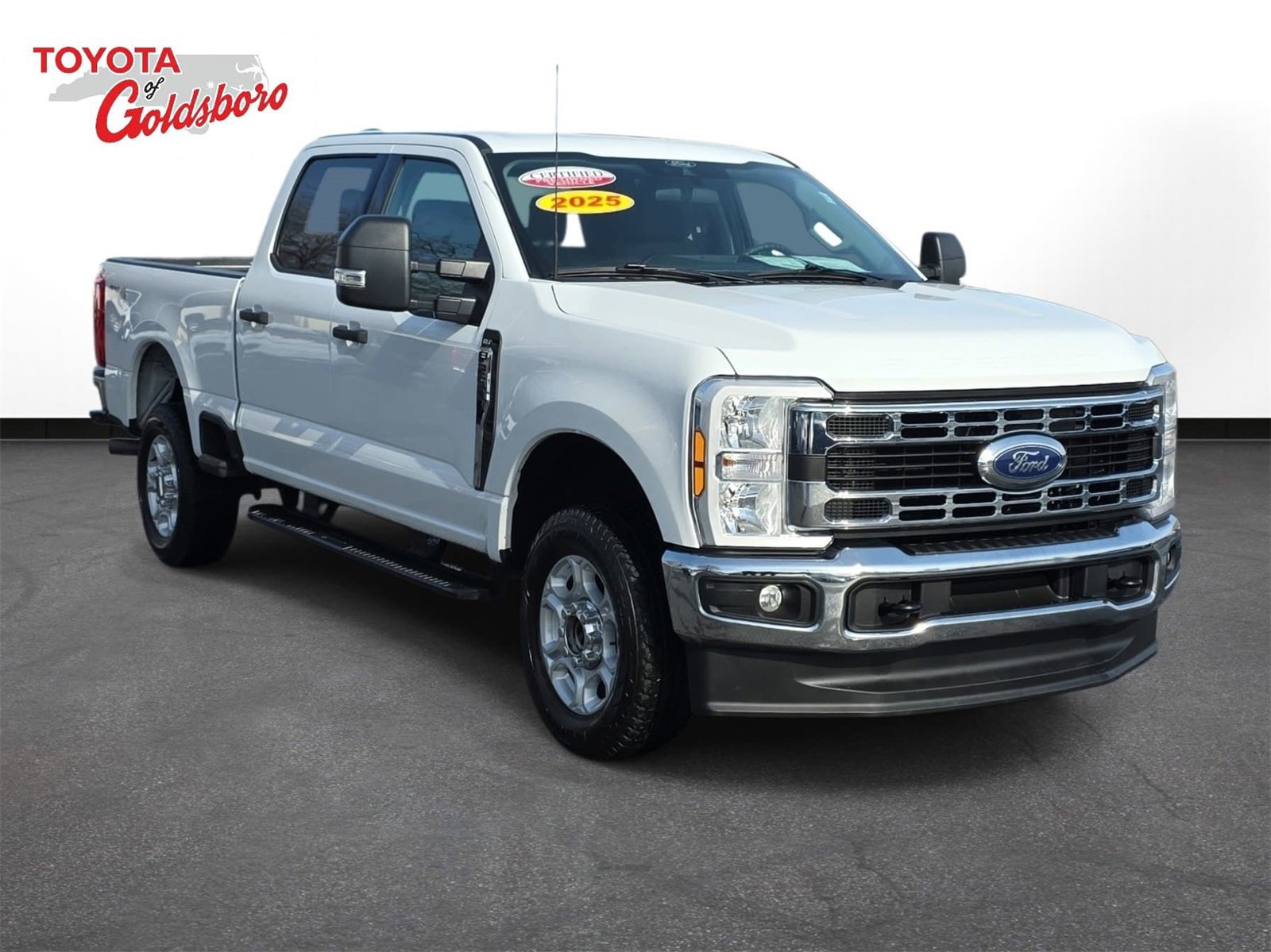 Used 2025 Ford F250 XLT image 3