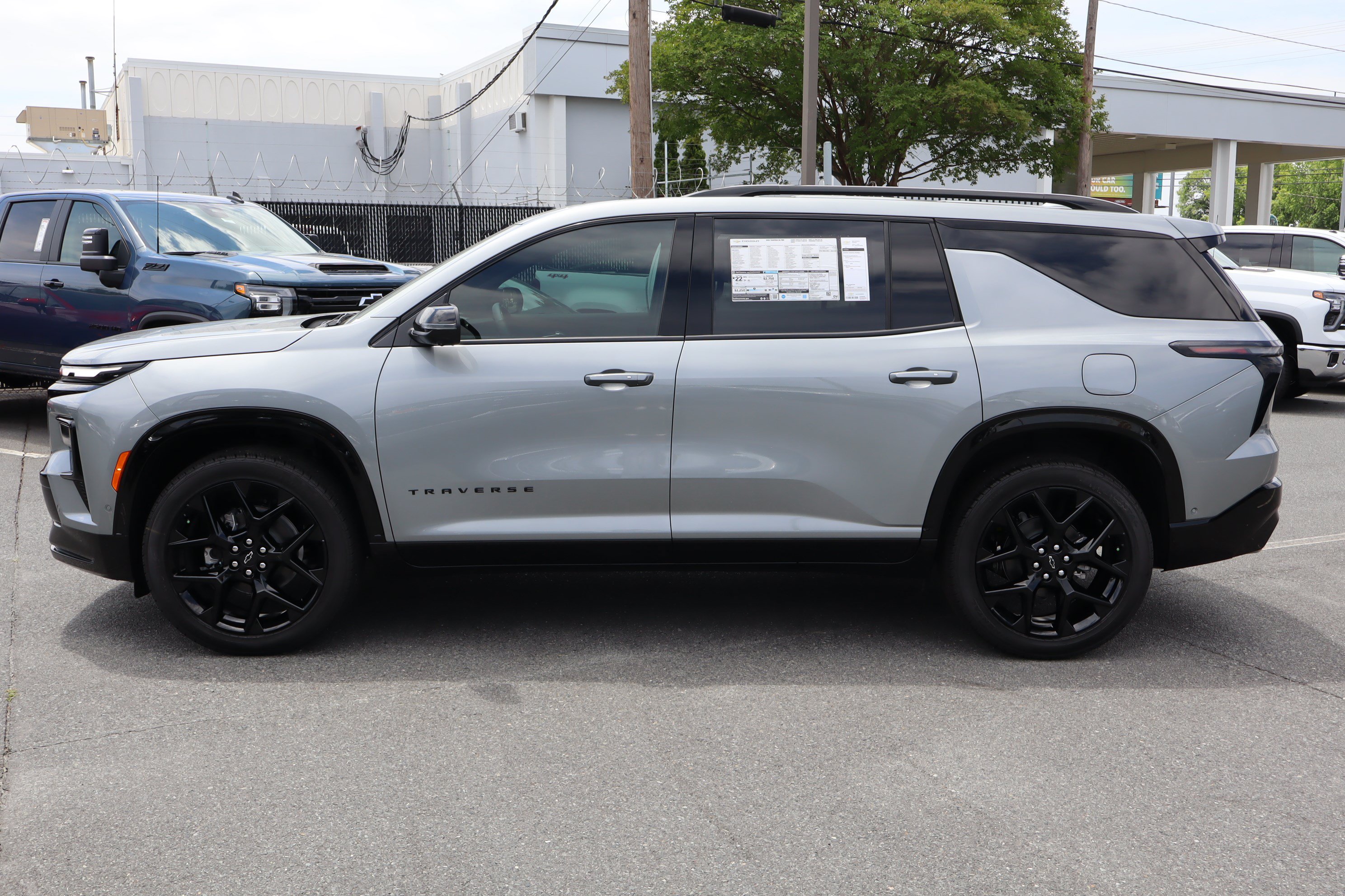 New 2026 Chevrolet Traverse RS w/ LPO, Cargo Package FWD image 6
