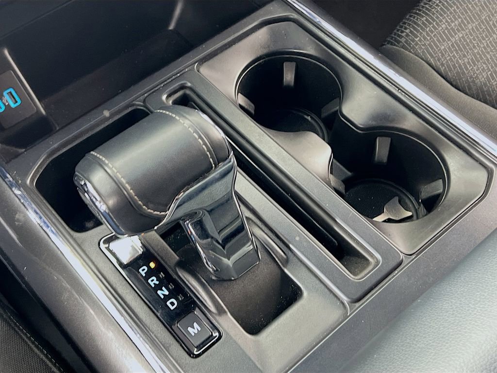 Certified 2022 Ford F150 XLT w/ Equipment Group 302A High image 18