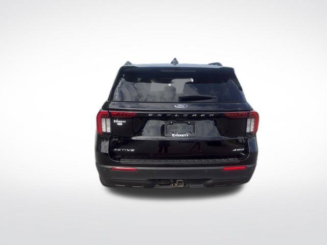Used 2025 Ford Explorer Active AWD/4WD image 8