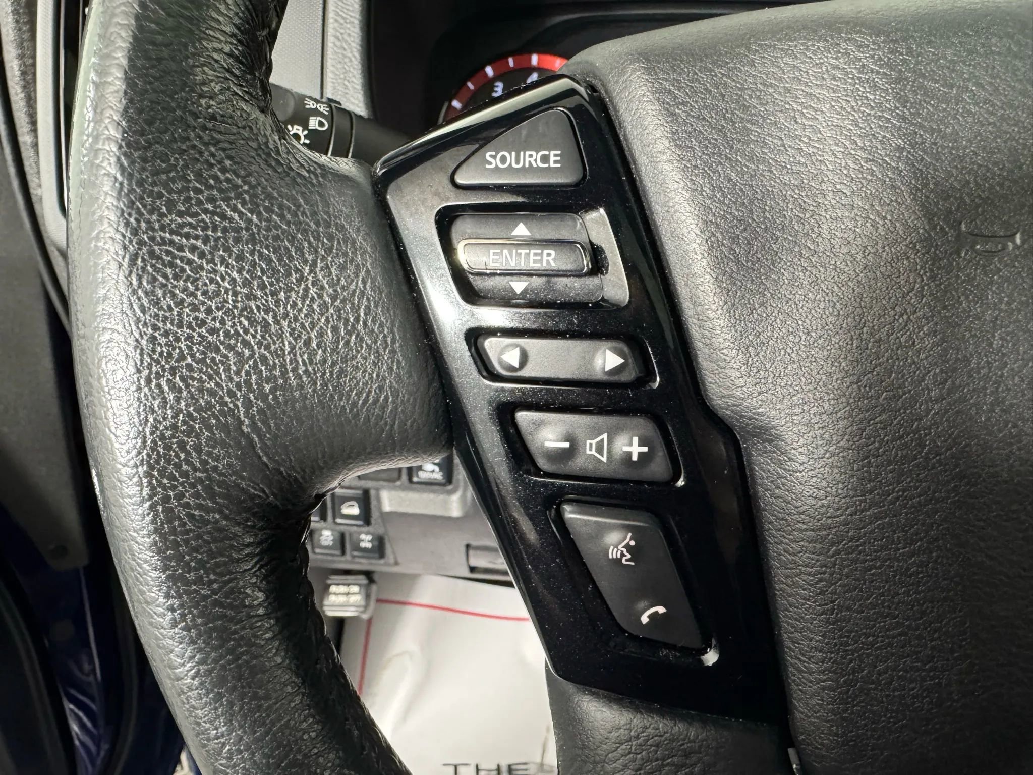 Used 2022 Nissan Frontier PRO-4X w/ Pro-4X Premium Package image 15