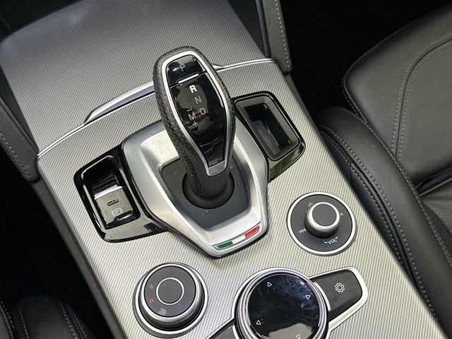 Used 2022 Alfa Romeo Stelvio Veloce image 16