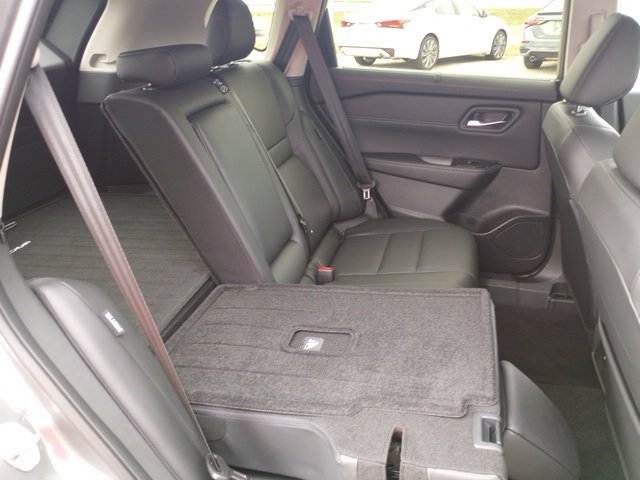 Certified 2025 Nissan Rogue SV w/ SV Premium Package image 16