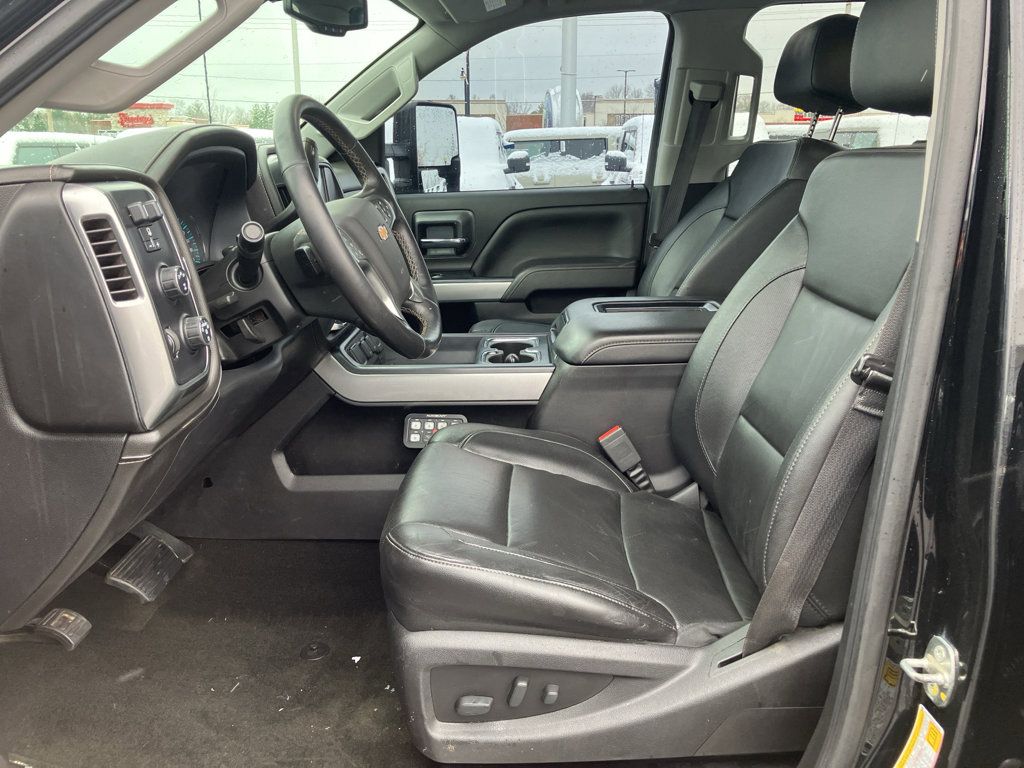 Used 2018 Chevrolet Silverado 2500 LTZ image 26