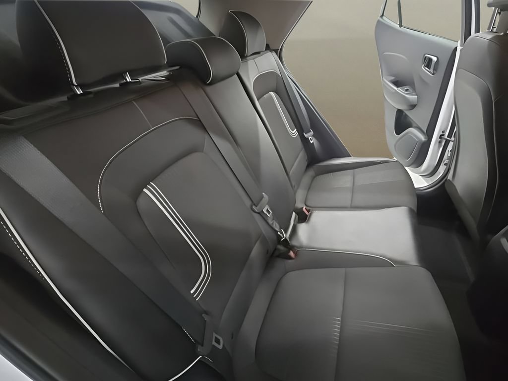 Used 2022 Hyundai Venue Limited FWD image 23