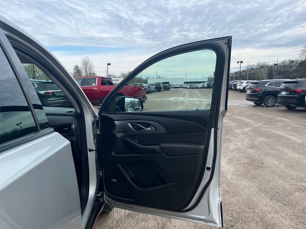 Used 2020 Chevrolet Traverse Premier w/ Redline Edition image 34