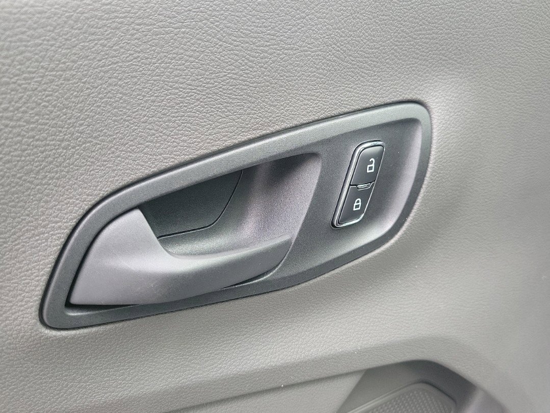 New 2026 Ford Transit 150 Low Roof RWD image 19