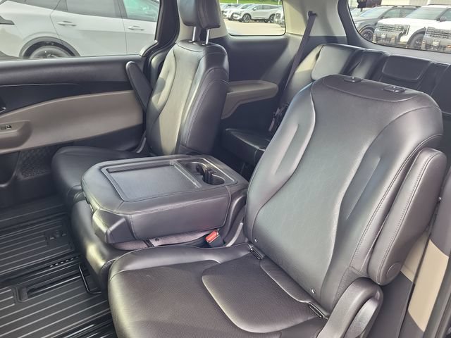 Certified 2026 Kia Carnival FWD image 14