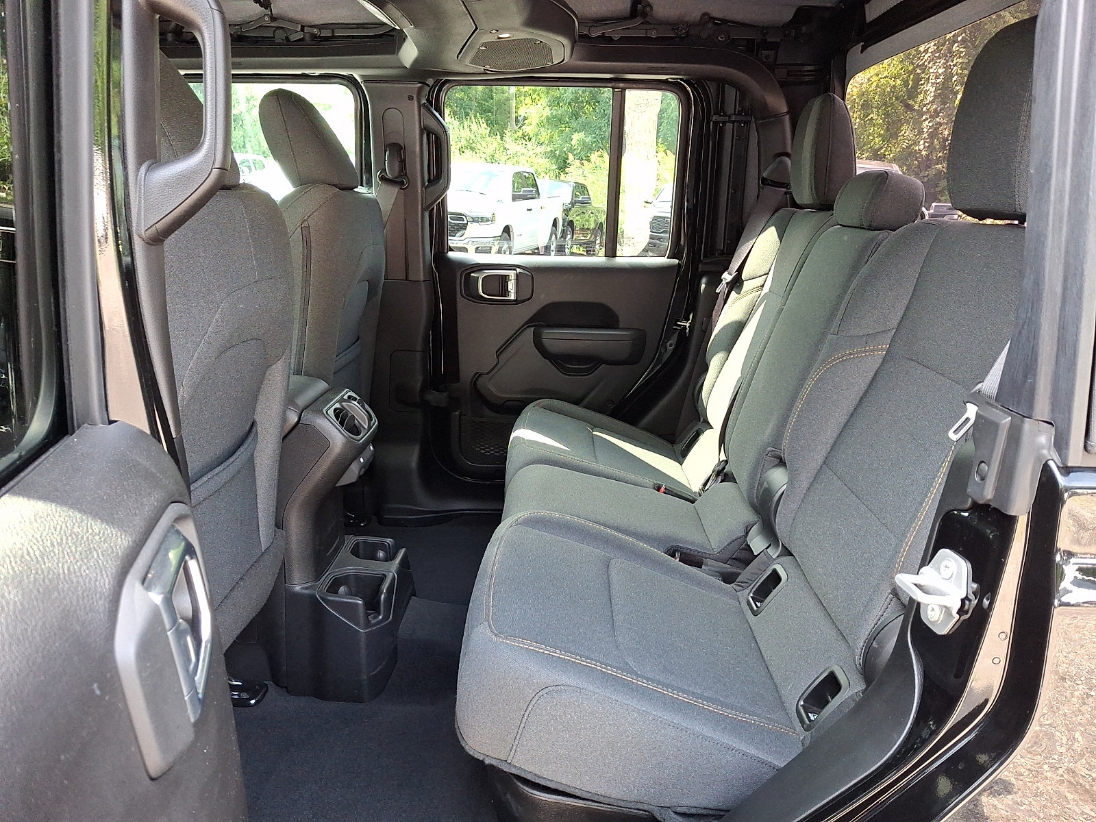 Certified 2025 Jeep Gladiator Sport AWD/4WD image 10