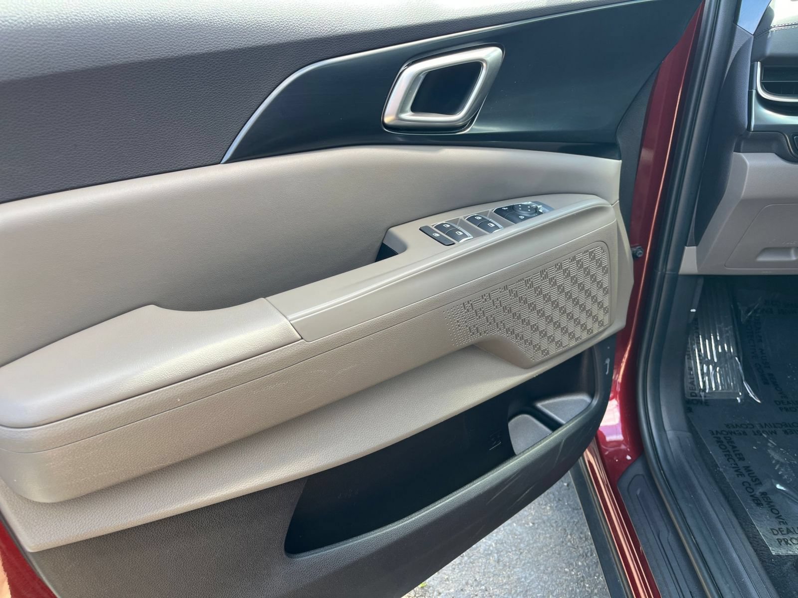 Used 2026 Kia Carnival FWD image 18