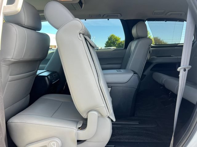 Used 2018 Toyota Sequoia Platinum AWD/4WD image 5