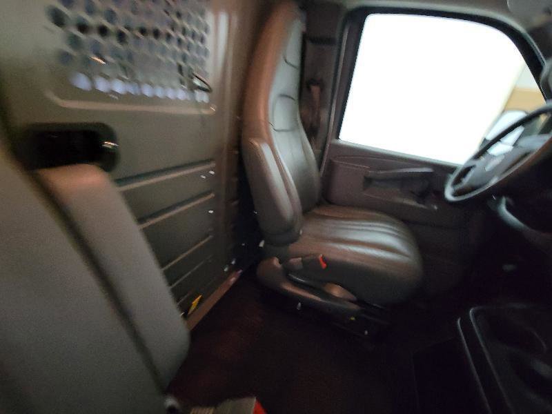 Used 2020 GMC Savana 3500 G3500 Cargo w/ Driver Convenience Package image 10