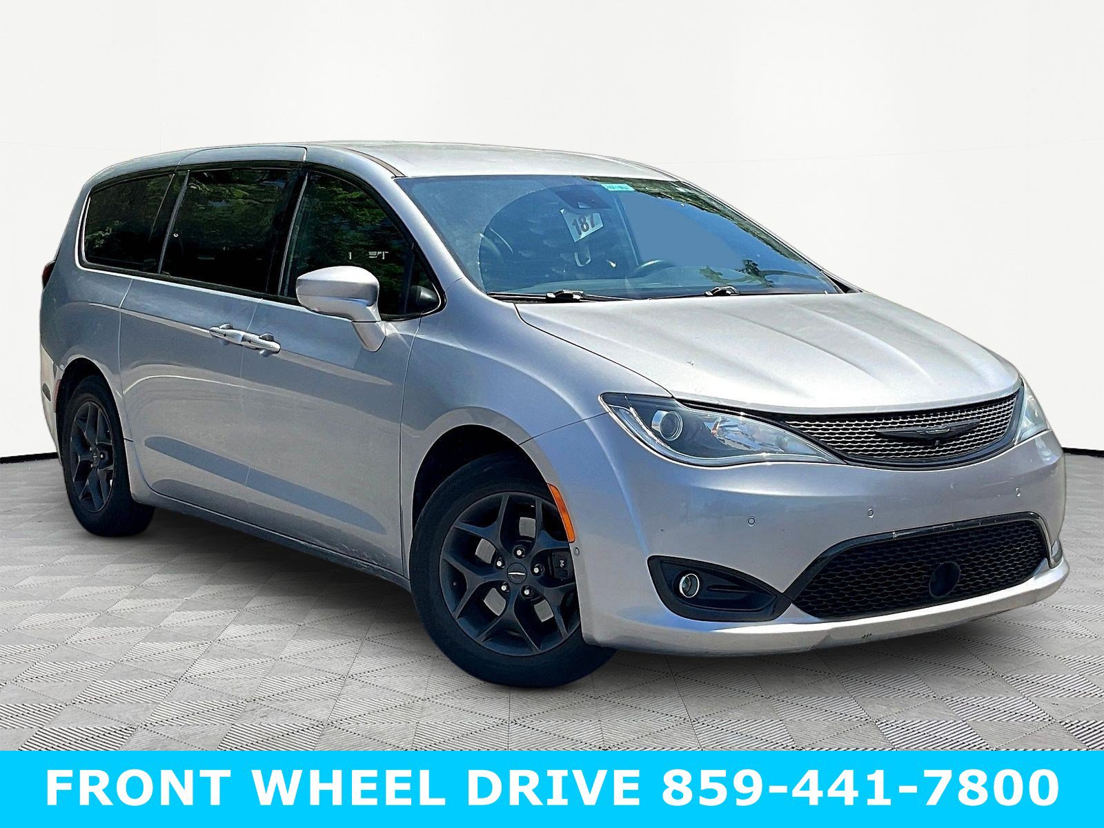Used 2019 Chrysler Pacifica Touring Plus w/ Advanced Safetytec Group FWD image 3