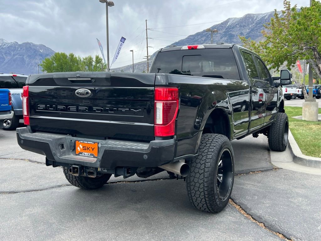 Used 2022 Ford F350 Lariat w/ Black Appearance Package AWD/4WD image 11