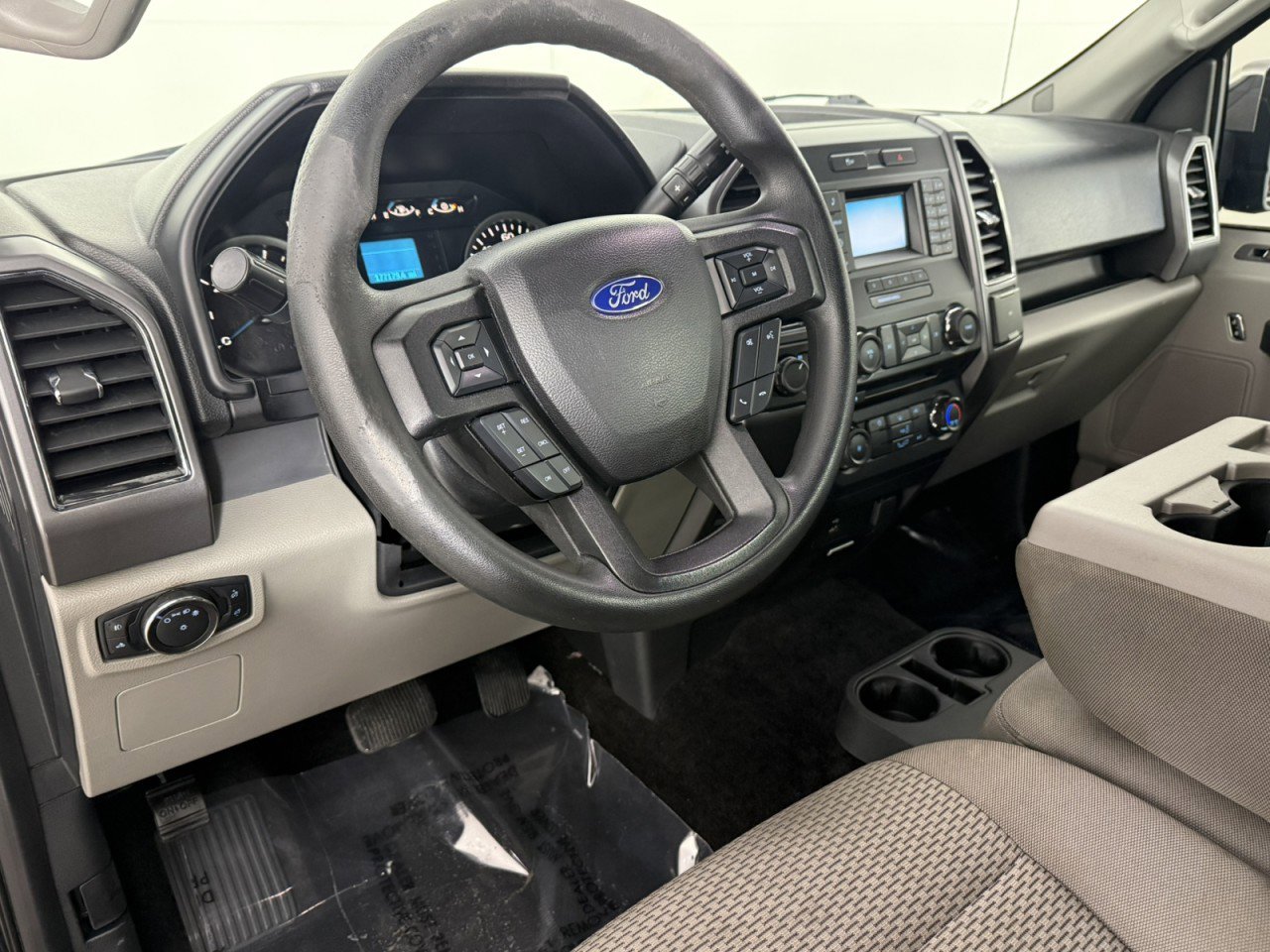 Used 2017 Ford F150 XLT AWD/4WD image 15